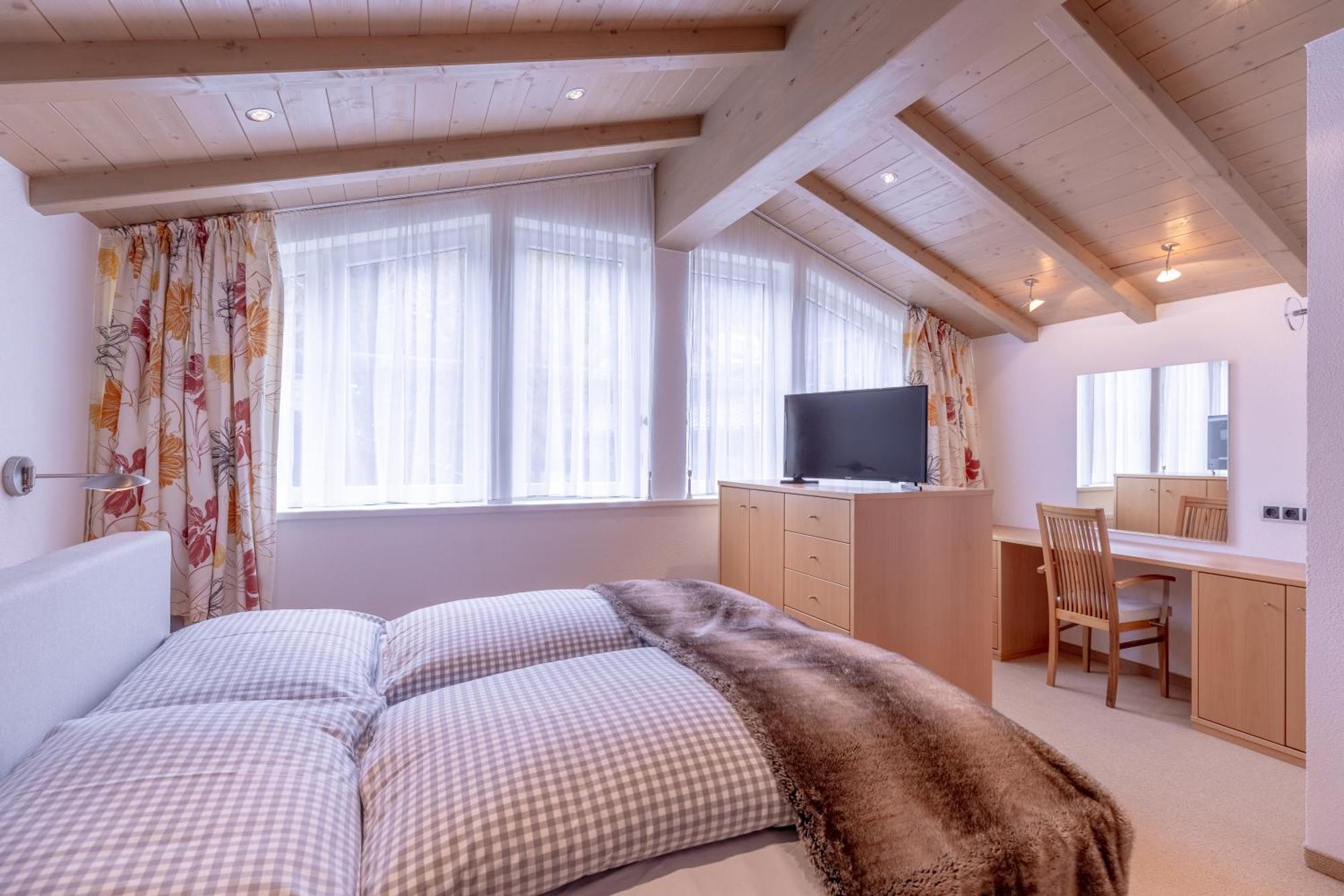 Quality Hosts Arlberg - Hotel Bergheim Sankt Anton am Arlberg Ngoại thất bức ảnh